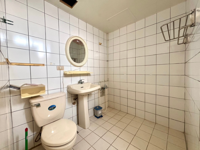 五股買房賣屋低公設景觀四房車,新北市五股區凌雲路一段