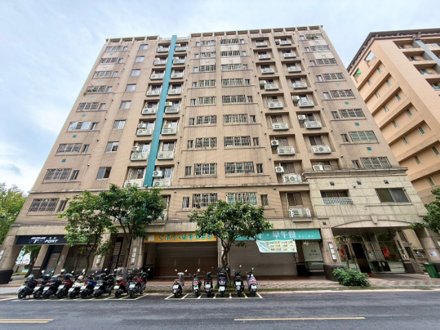 泰山買房賣屋18甲7米面寬金店面,新北市泰山區仁德路