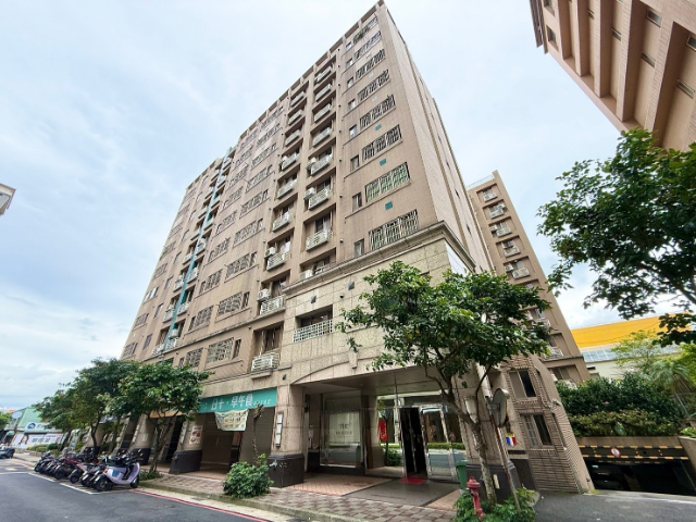 泰山買房賣屋18甲7米面寬金店面,新北市泰山區仁德路