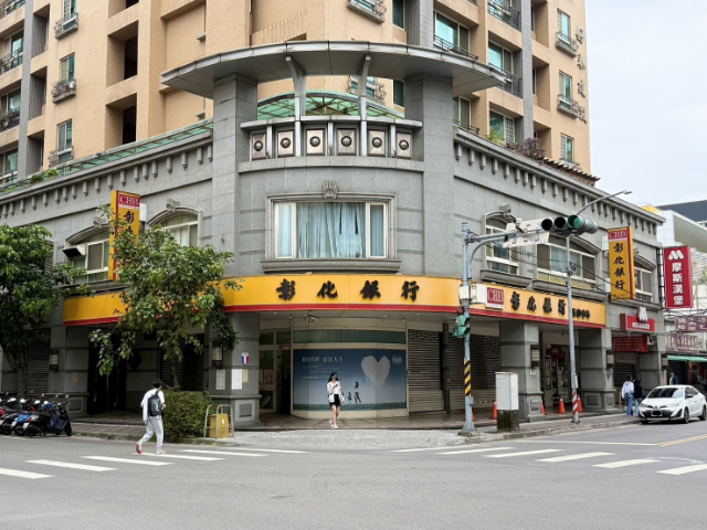 泰山買房賣屋18甲7米面寬金店面,新北市泰山區仁德路