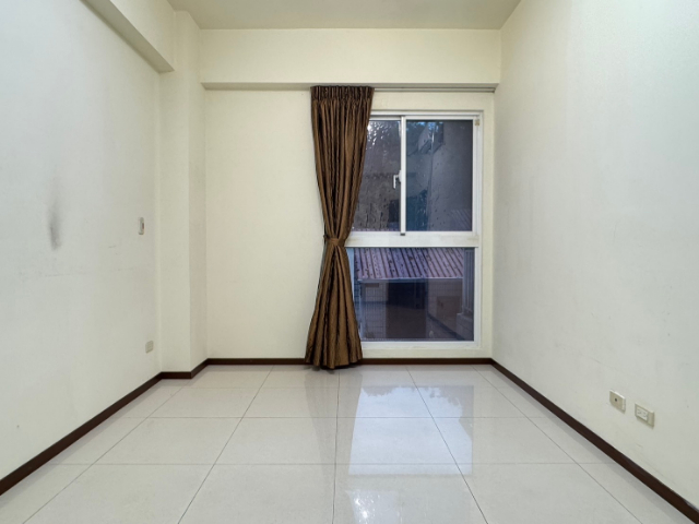 五股買房賣屋稀有好停車築樂邊間透天,新北市五股區御史路