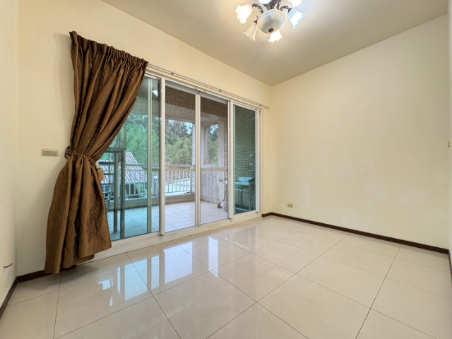 五股買房賣屋稀有好停車築樂邊間透天,新北市五股區御史路