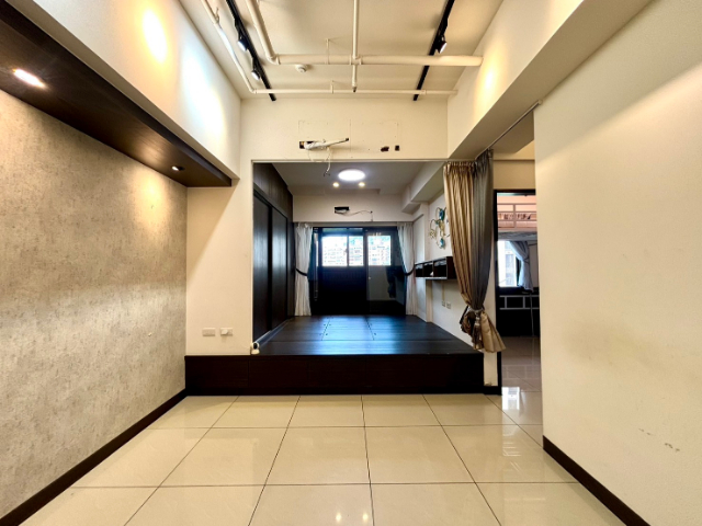 ☀五股買房賣屋SKY1大露臺精裝兩房車,新北市五股區新五路三段