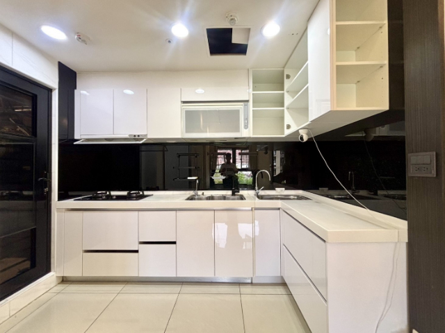 ☀五股買房賣屋SKY1大露臺精裝兩房車,新北市五股區新五路三段