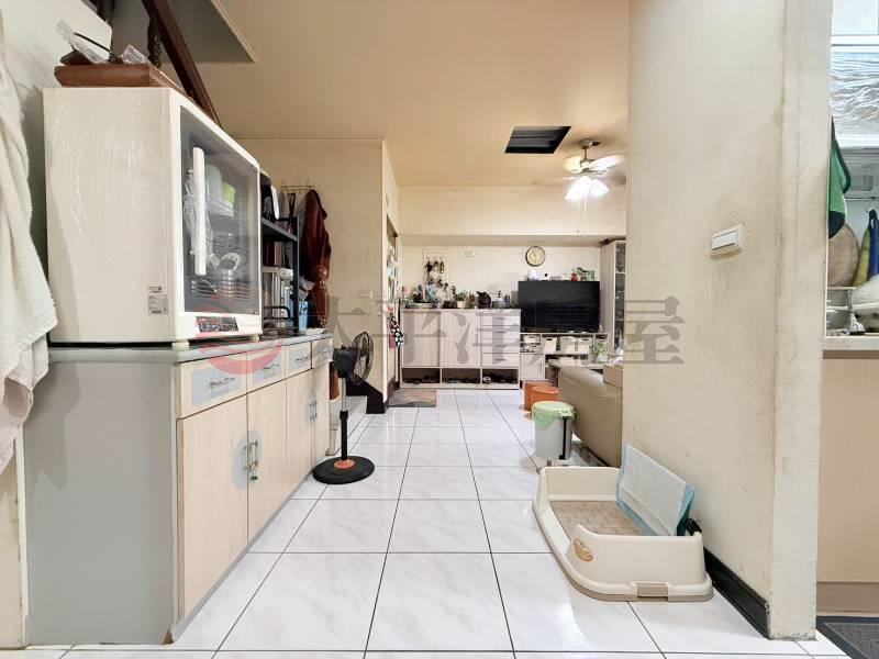 ☀星洲挑高大空間四房大車位,新北市五股區成泰路一段