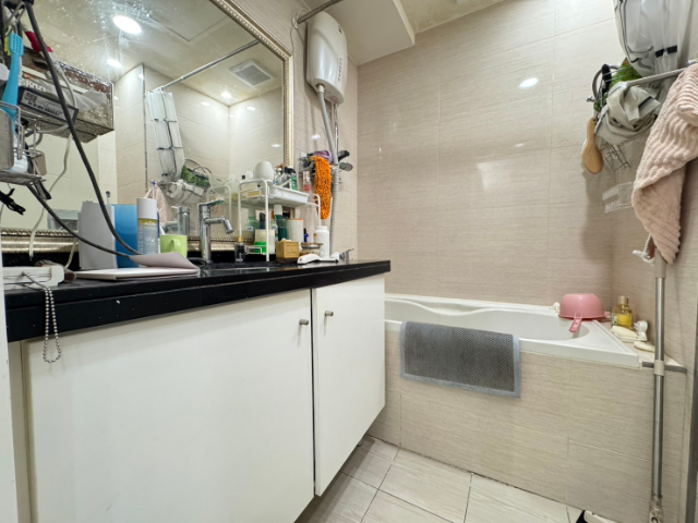 五股買房賣屋重劃區中心邊間四房車,新北市五股區芳洲八路