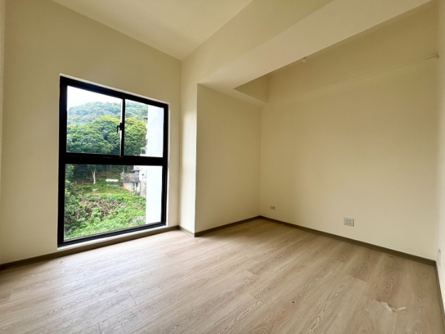 泰山買房賣屋明志天璽．露臺戶採光兩房車,新北市泰山區明志路二段