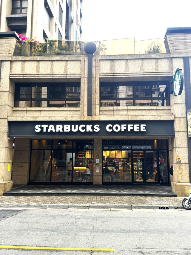 泰山買房賣屋明志天璽．露臺戶採光兩房車,新北市泰山區明志路二段