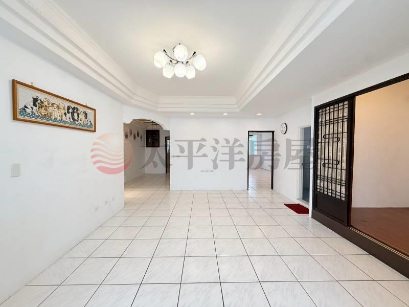 泰山買房賣屋天然瓦斯清幽6房頂佳,新北市泰山區辭修路