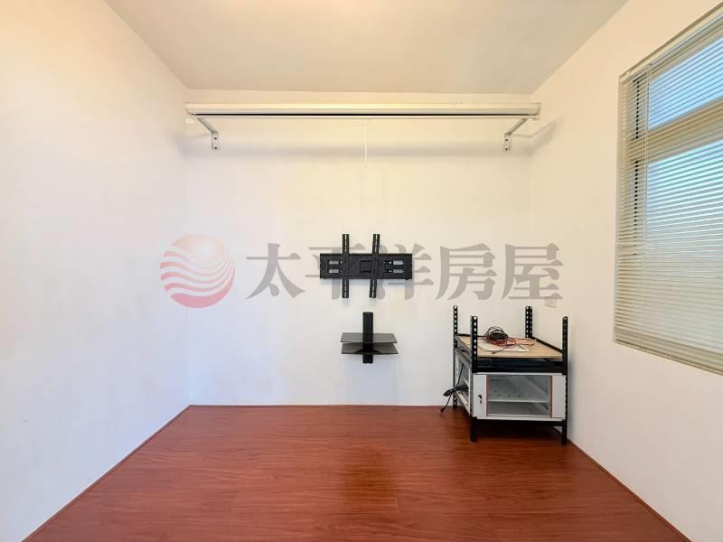 泰山買房賣屋天然瓦斯清幽6房頂佳,新北市泰山區辭修路