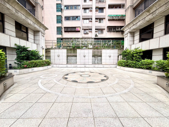 五股買房賣屋立信輕奢美宅,新北市五股區凌雲路一段