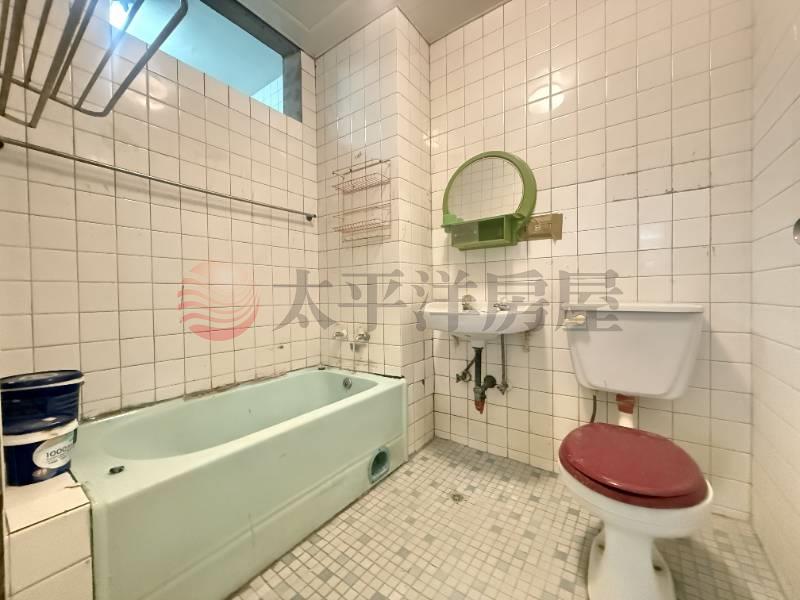 泰山買房賣屋漢口邊間方正前後陽台,新北市泰山區漢口街