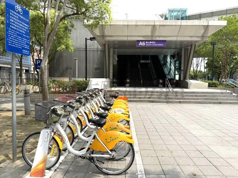 泰山買房賣屋漢口邊間方正前後陽台,新北市泰山區漢口街