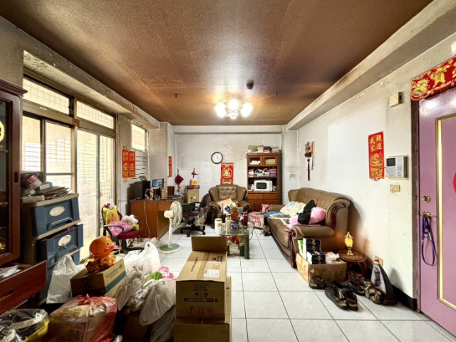 五股買房賣屋運動中心旁次頂樓景觀大三房,新北市五股區成泰路三段