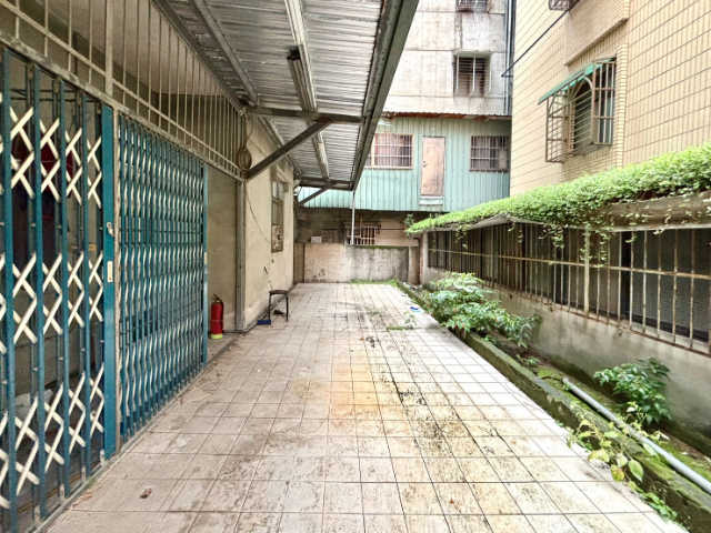 五股買房賣屋黃金大面寬好停車一樓,新北市五股區自強路
