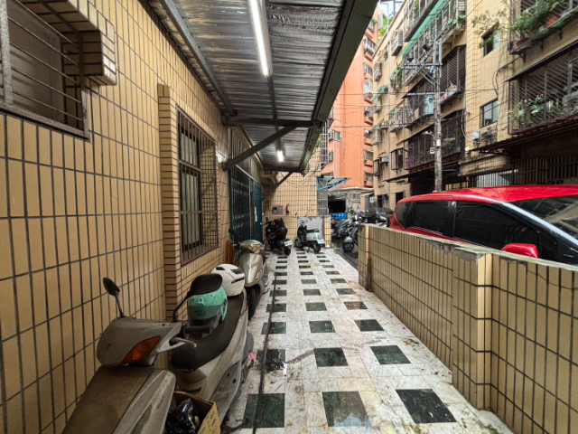 五股買房賣屋黃金大面寬好停車一樓,新北市五股區自強路
