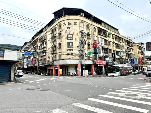 五股買房賣屋黃金大面寬好停車一樓,新北市五股區自強路