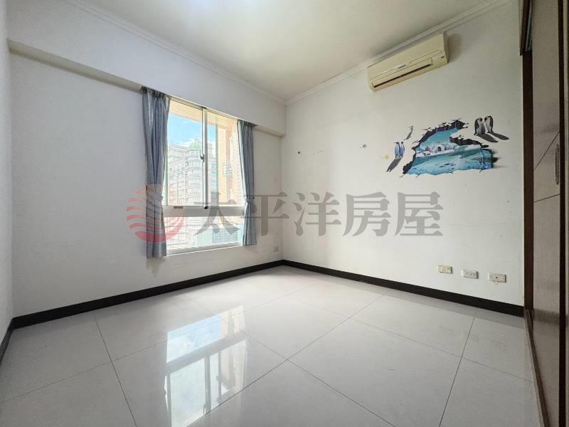泰山買房賣屋武泰富貴十八甲大三房車,新北市泰山區仁德路