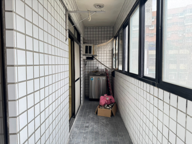 泰山買房賣屋同榮2%低公設華廈大三房,新北市泰山區明志路一段
