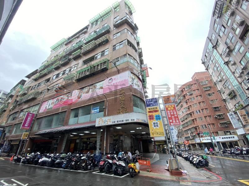 輔大金雞母樓中樓,新北市泰山區明志路三段