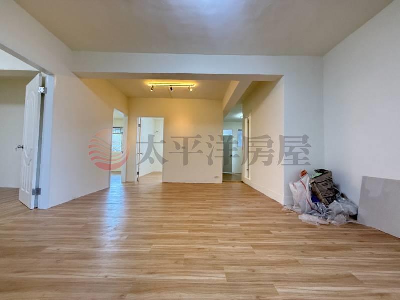 雙學區邊間前後陽台三房,新北市泰山區泰林路二段