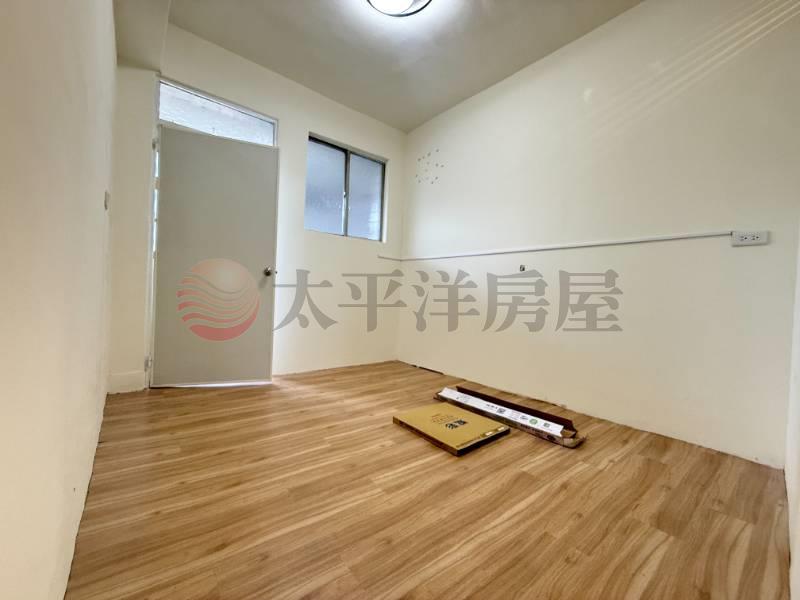 雙學區邊間前後陽台三房,新北市泰山區泰林路二段