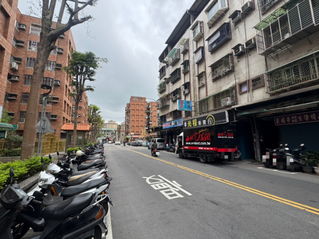 五股買房賣屋好收租免整理透天,新北市五股區成泰路一段