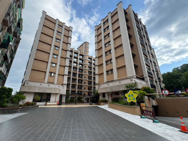 五股買房賣屋樂活邊間三房車,新北市五股區御史路