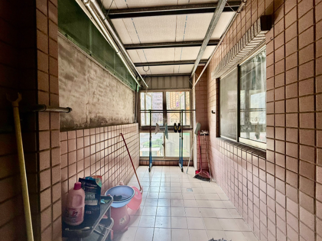 泰山買房賣屋稀有大露台低公設大三房,新北市泰山區泰林路二段