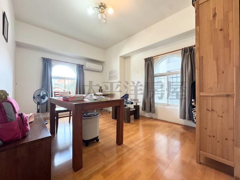 超稀有泰山天運方正四房車,新北市泰山區明志路三段