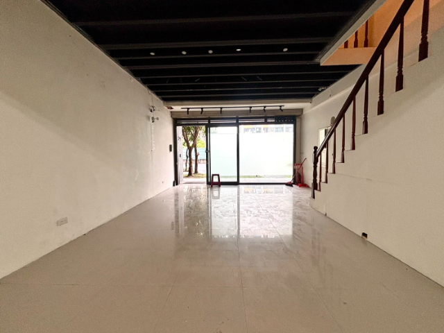 五股買房賣屋春城韻大面寬金店面,新北市五股區新五路二段