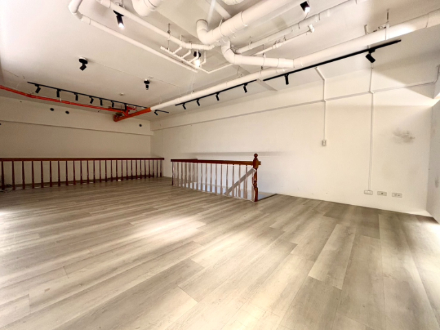 五股買房賣屋春城韻大面寬金店面,新北市五股區新五路二段