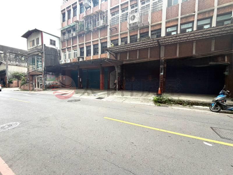 五股國中旁高投報金店王,新北市五股區民義路一段