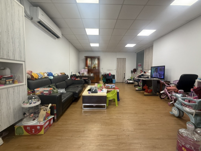 泰山買房賣屋好停車1+2金店面,新北市泰山區泰林路二段