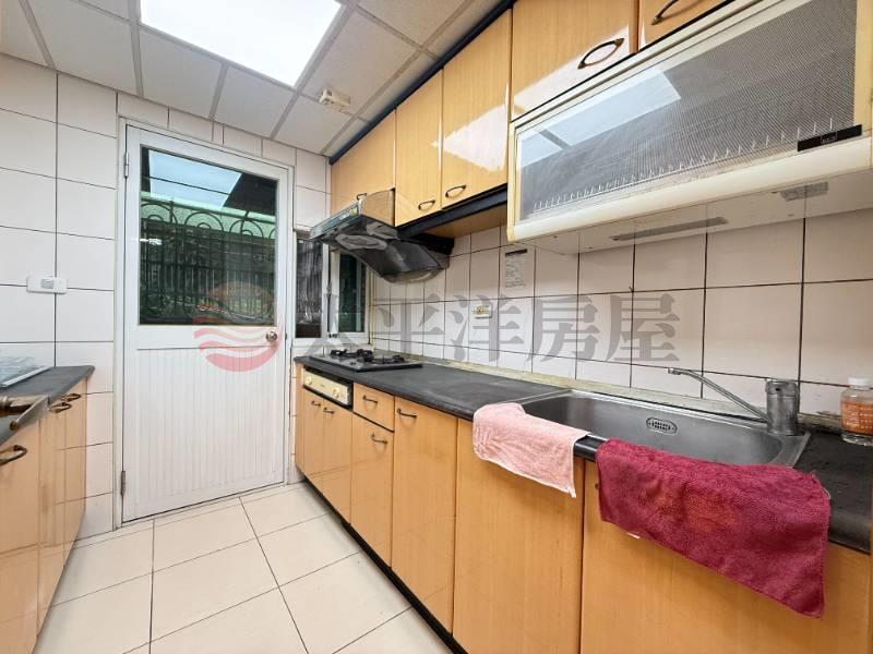 五股買房賣屋低公設前後陽台四房車,新北市五股區西雲路