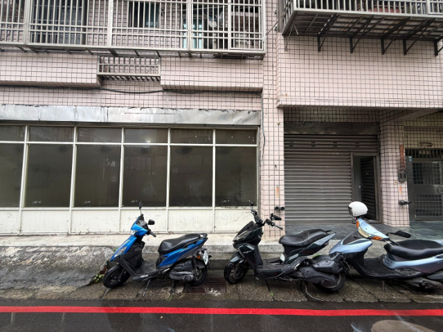 五股買房賣屋御花園大面寬金店面,新北市五股區西雲路