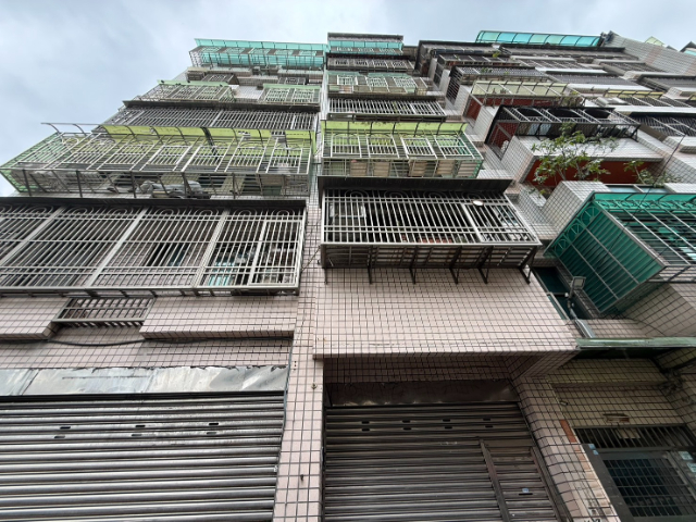 五股買房賣屋御花園大面寬金店面,新北市五股區西雲路