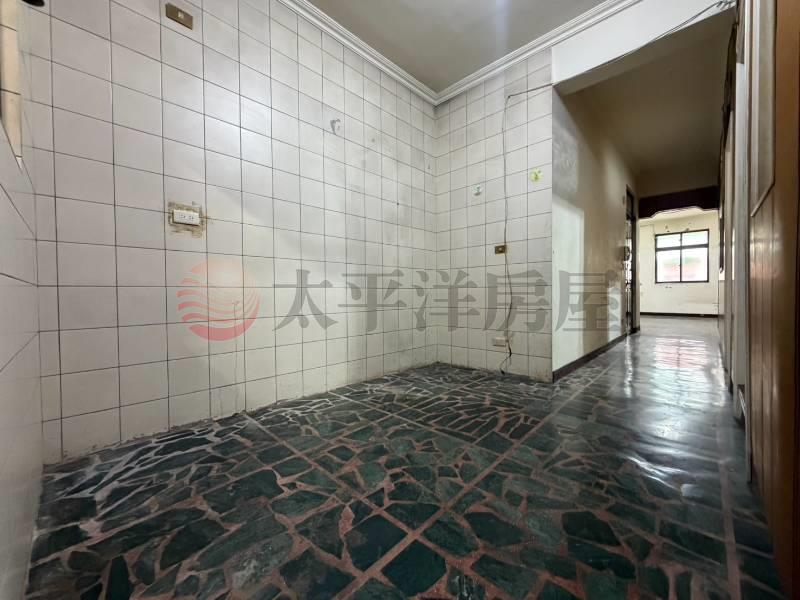 五股買房賣屋正路旁住辦三樓,新北市五股區成泰路一段