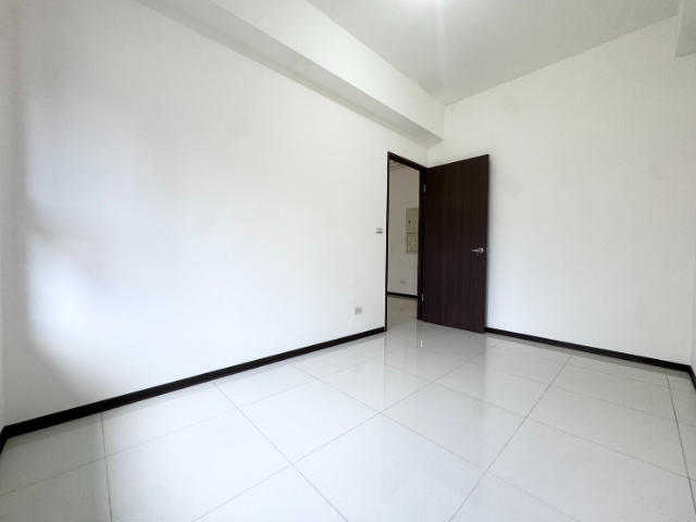 五股買房賣屋全新前後陽台大兩房車,新北市五股區西雲路