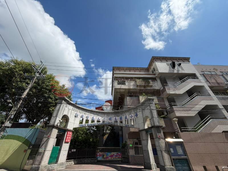 泰山買房賣屋明志國小旁溫馨3樓美寓,新北市泰山區中央路
