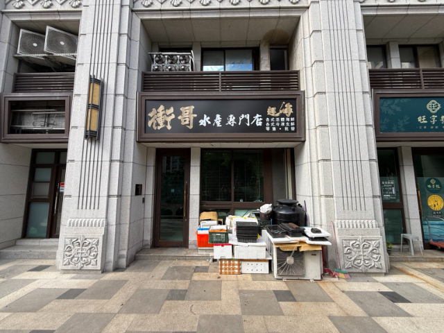 伯爵花園面公園金店面,新北市五股區芳洲六路