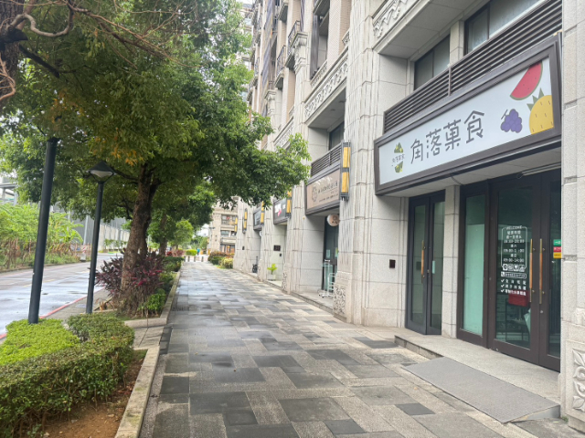 伯爵花園面公園金店面,新北市五股區芳洲六路
