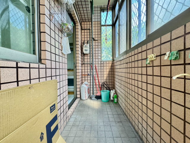 五股買房賣屋圓山芳鄰雙陽台三房車,新北市五股區成泰路一段