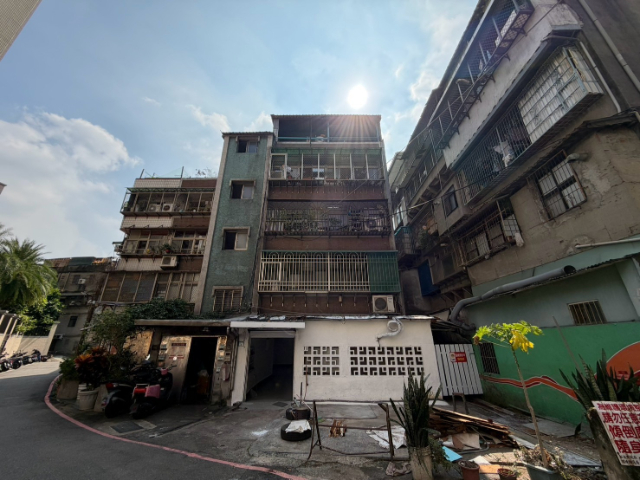 泰山買房賣屋星巴克.1樓店面.典藏釋出,新北市泰山區民權街