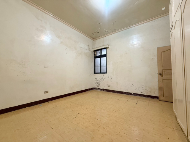 泰山買房賣屋10米大面寬邊間採光一樓,新北市泰山區泰林路二段